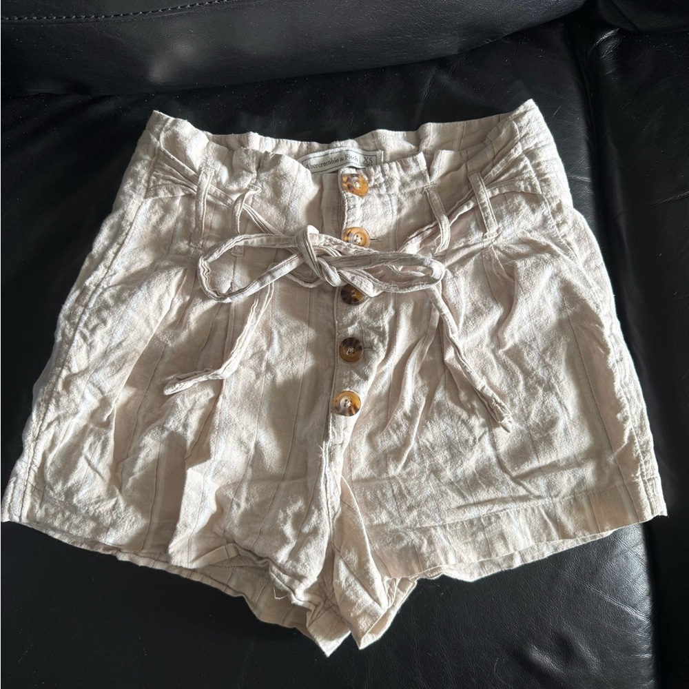 Abercrombie & Fitch high waisted Cream Buttoned shorts